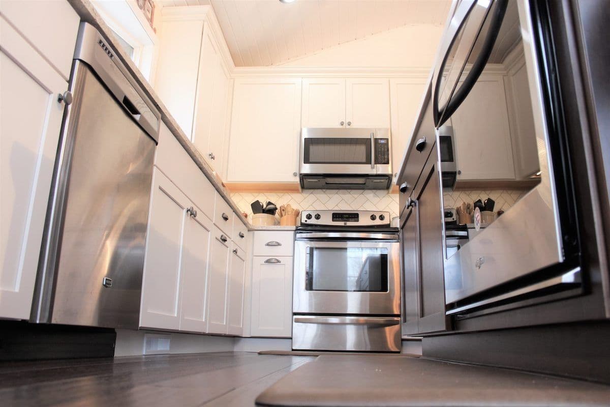 imgi_6_Small-U-Shape-Kitchen.jpg