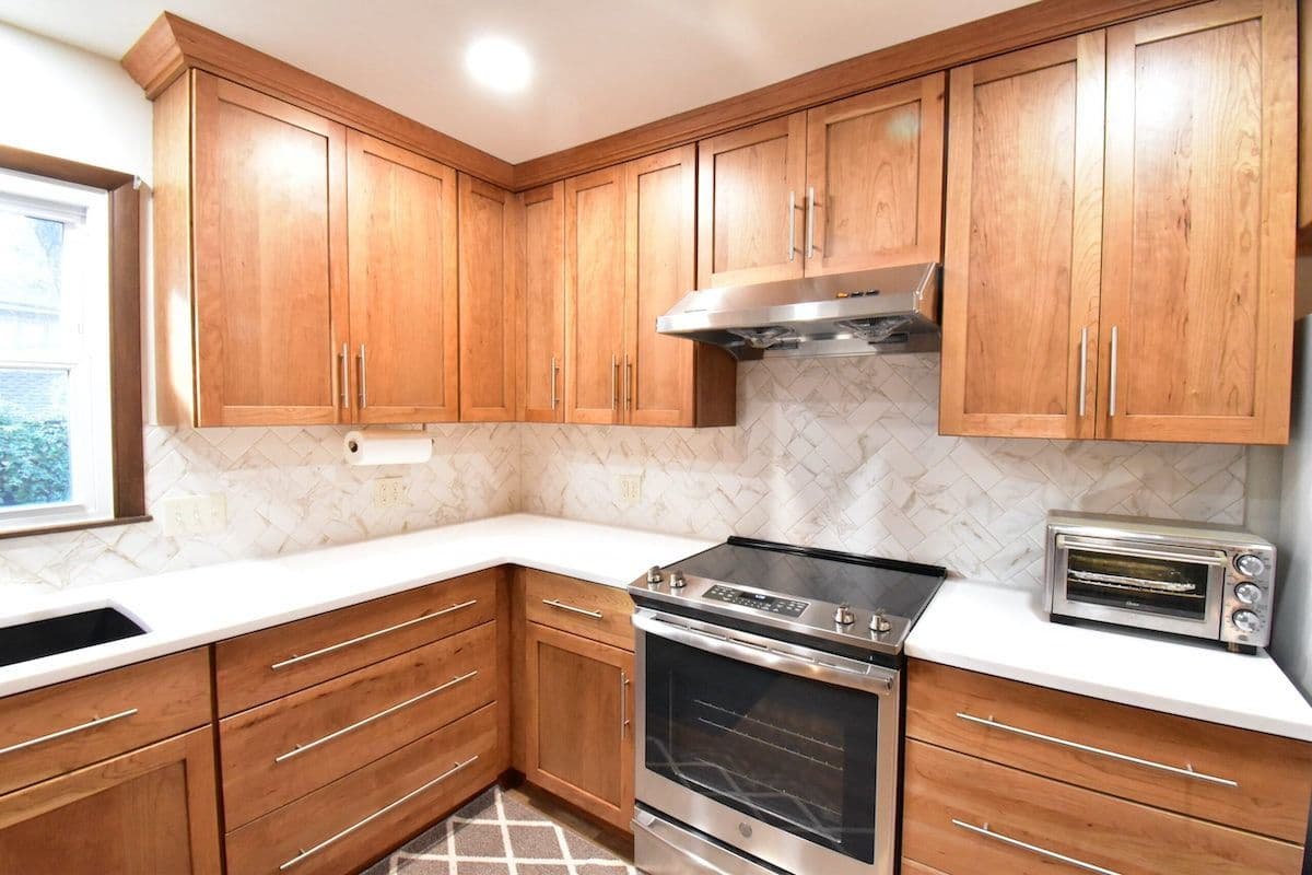 imgi_8_Sleek-L-shape-kitchen.jpg