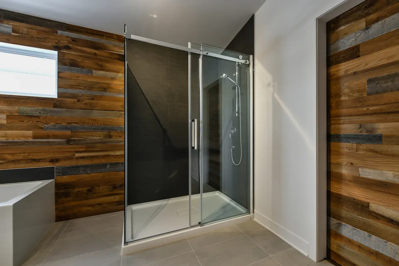 Shower Inserts vs. Custom Shower Walls: Which Is Best for Your Space?