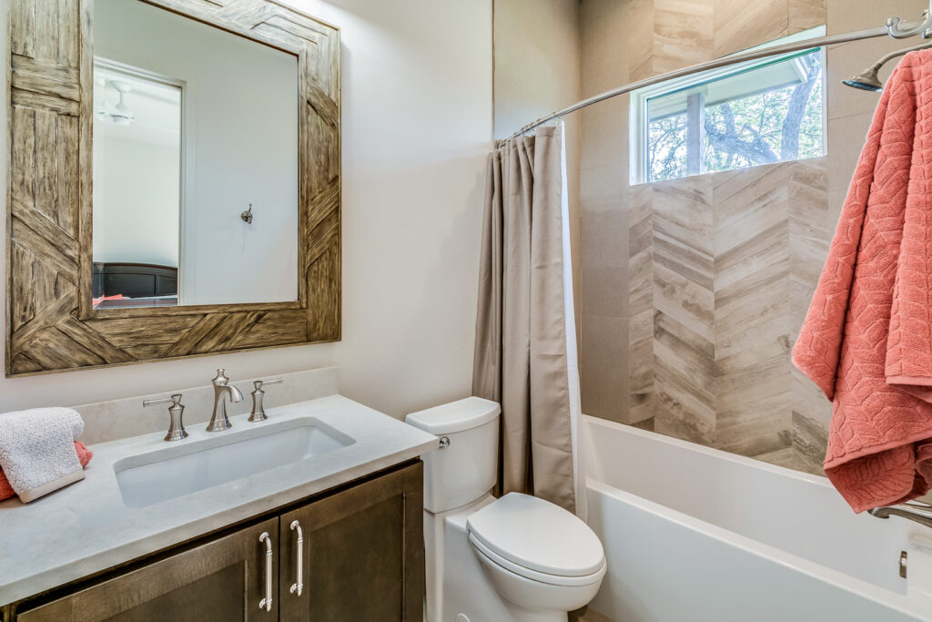 Bathroom remodeling in Kirkwood, KS overview