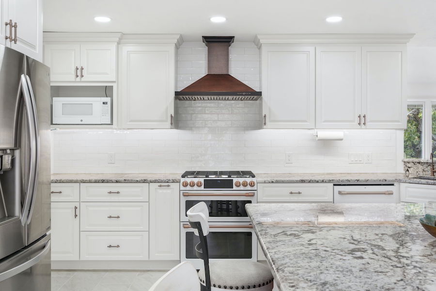 White kitchen cabinets
